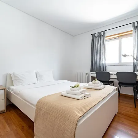 Duplex Bento Junior - T5 Ideal Familias - דירה