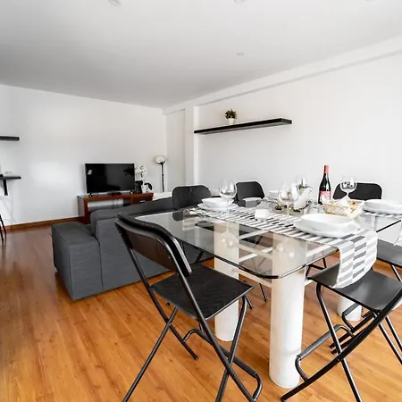 Duplex Bento Junior - T5 Ideal Familias - דירה