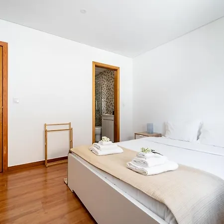 Duplex Bento Junior - T5 Ideal Familias - דירה *